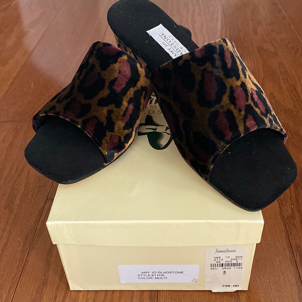 Ladies Slippers Size L